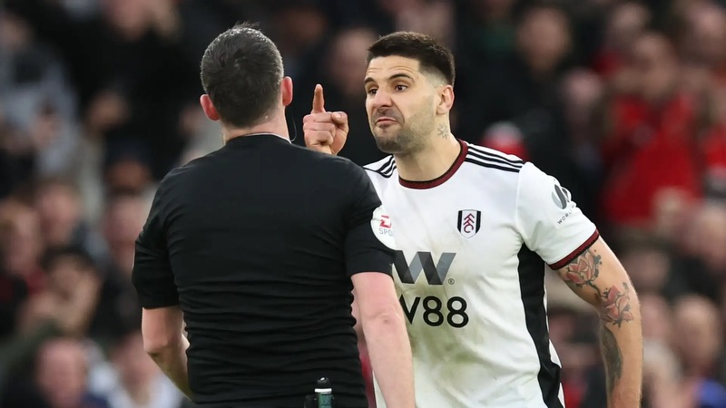 Sự Nghiệp Cầu Thủ Aleksandar Mitrovic: Từ Premier League Đến Ả Rập